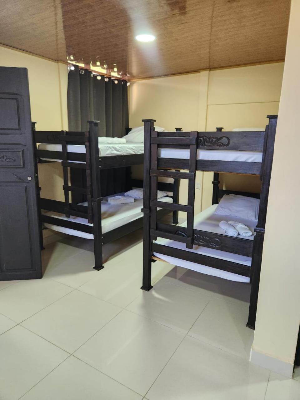 Cabinas Playa Bandera Bed & Breakfast Parrita Exterior foto