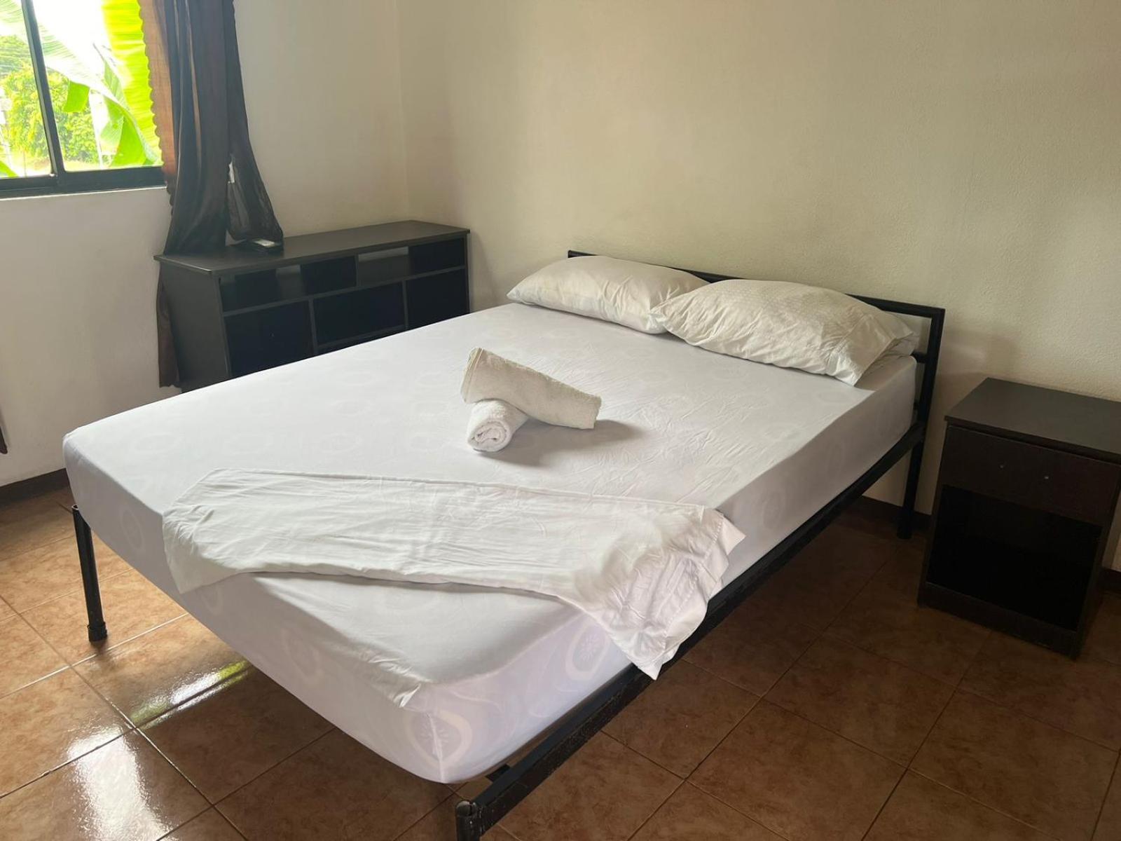 Cabinas Playa Bandera Bed & Breakfast Parrita Exterior foto